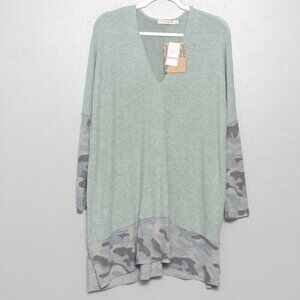 Chance of fate nwt hacci super soft v neck oversize camo sage tunic sweater